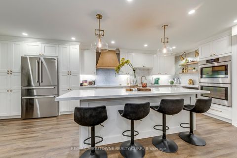 Photo 6 at 113 - 1496 Pilgrims Way, GA Glen Abbey, Oakville