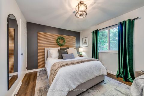 Photo 21 at 113 - 1496 Pilgrims Way, GA Glen Abbey, Oakville