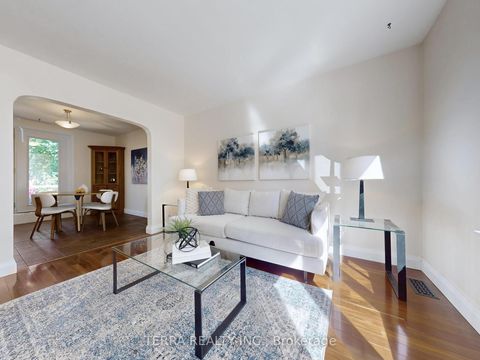 Photo 3 at 40 Allanbrooke Drive, Kingsway South, Toronto