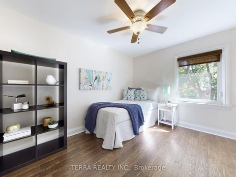 Photo 15 at 40 Allanbrooke Drive, Kingsway South, Toronto
