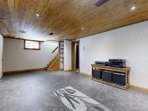Photo 26 at 40 Allanbrooke Drive, Kingsway South, Toronto