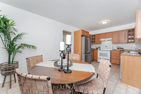 Photo 3 at 125 Hollyberry Trail, Hillcrest Village, Toronto