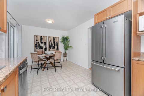 Photo 5 at 125 Hollyberry Trail, Hillcrest Village, Toronto