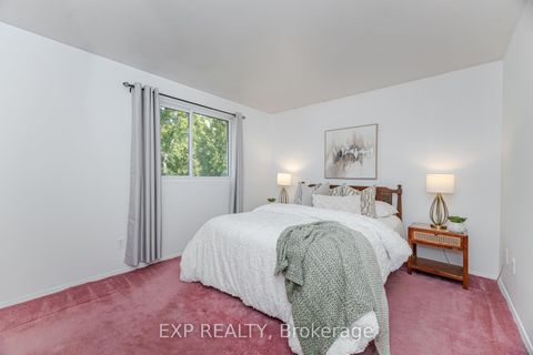 Photo 8 at 125 Hollyberry Trail, Hillcrest Village, Toronto