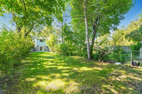 Photo 22 at 125 Hollyberry Trail, Hillcrest Village, Toronto