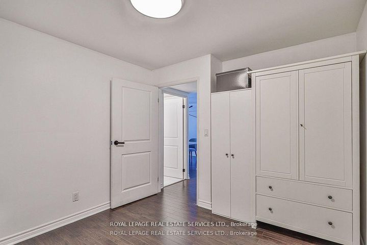 Photo 8 at 216 - 2267 Lakeshore Boulevard W, Mimico, Toronto