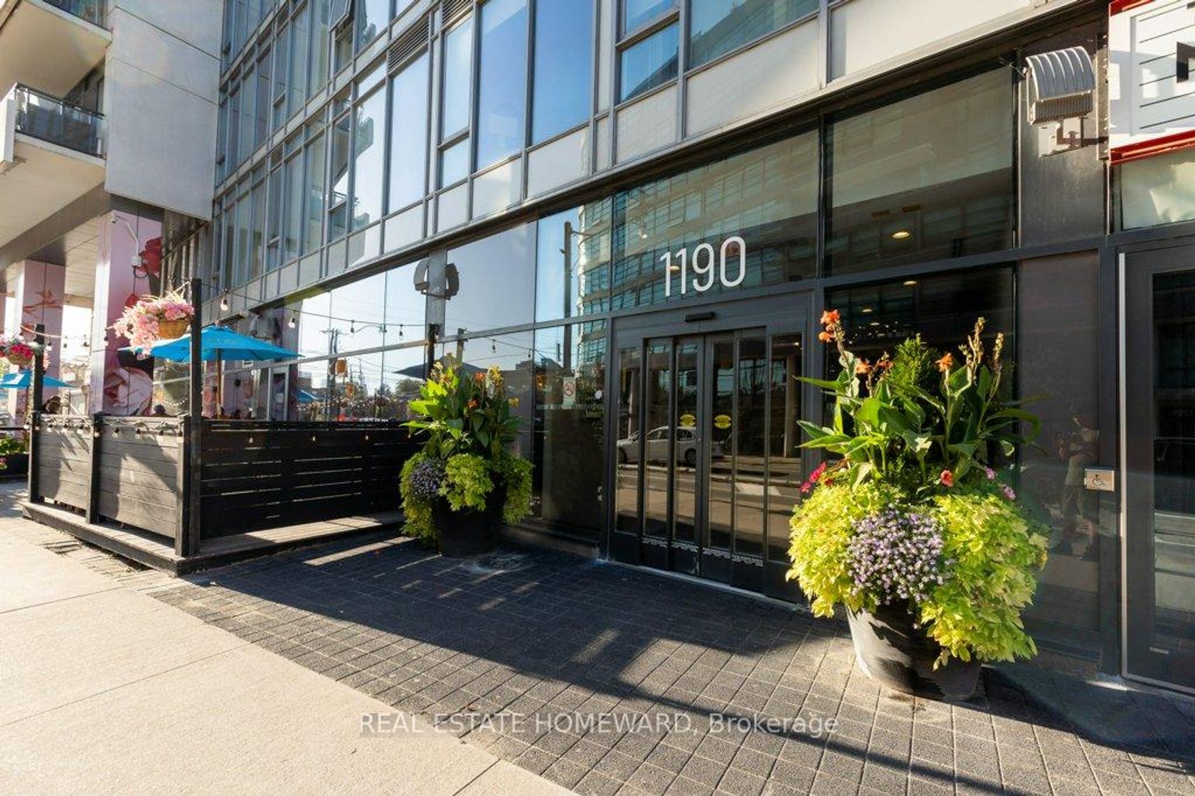 809 - 1190 Dundas Street E, South Riverdale, Toronto 