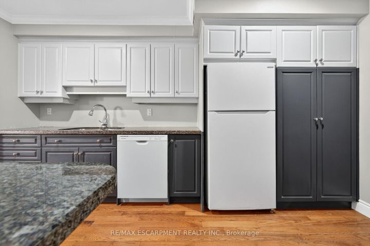 Photo 8 at 16 - 341 Wilson Drive, DP Dorset Park, Milton