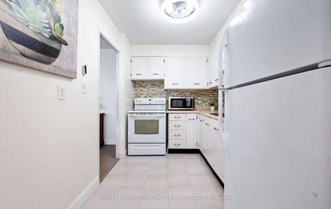 Photo 30 at 601 - 2263 Marine Drive, BR Bronte, Oakville