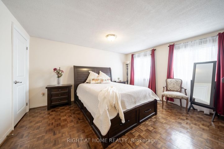 Photo 25 at 259 Tall Grass Trail, East Woodbridge, Vaughan