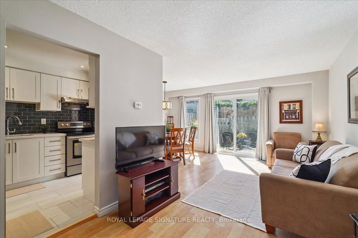 Photo 2 at 52 - 1131 Sandhurst Circle, Agincourt North, Toronto
