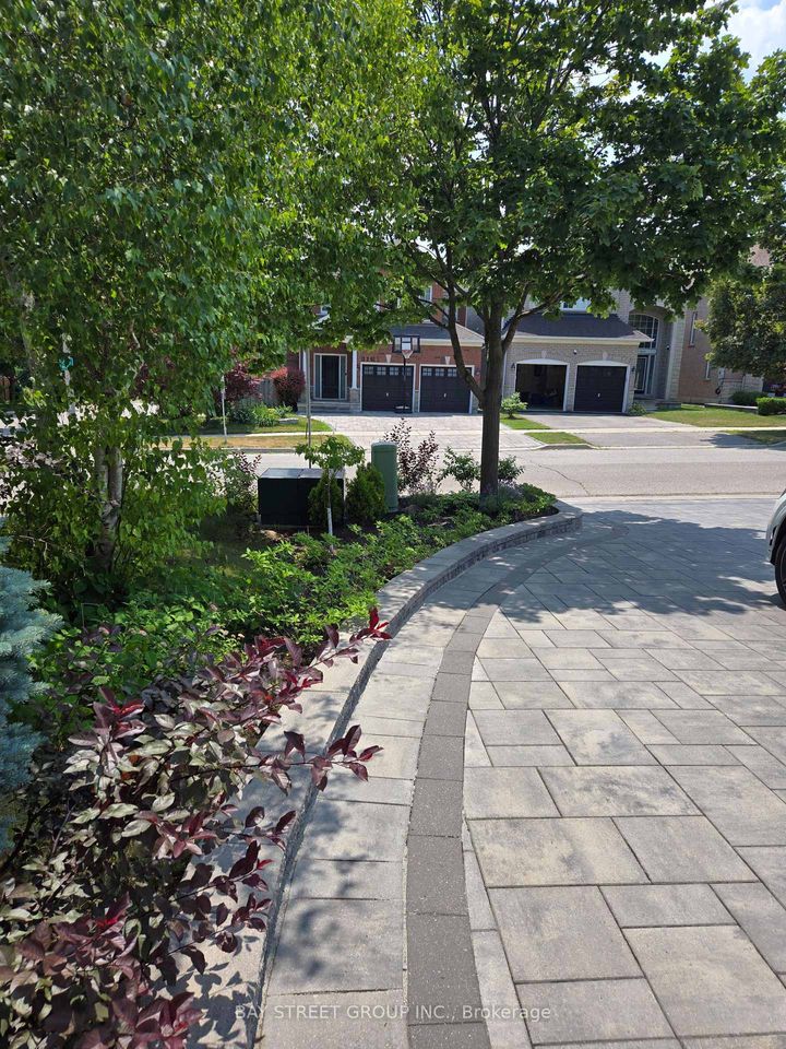 Photo 2 at 115 COLESBROOK Road, Westbrook, Richmond Hill