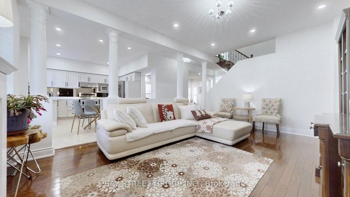 Photo 11 at 115 COLESBROOK Road, Westbrook, Richmond Hill