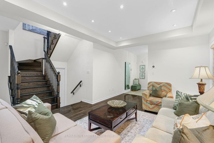 Photo 7 at 65 Monkton Circle, Credit Valley, Brampton