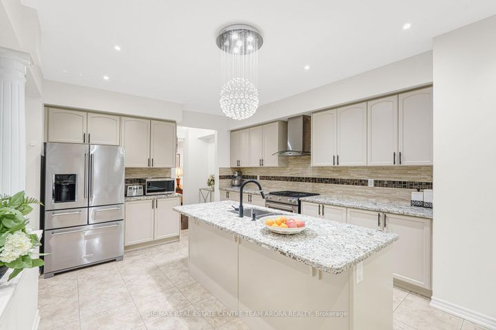 Photo 13 at 65 Monkton Circle, Credit Valley, Brampton