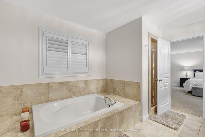 Photo 26 at 65 Monkton Circle, Credit Valley, Brampton