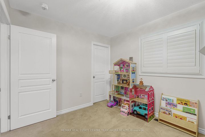 Photo 33 at 65 Monkton Circle, Credit Valley, Brampton
