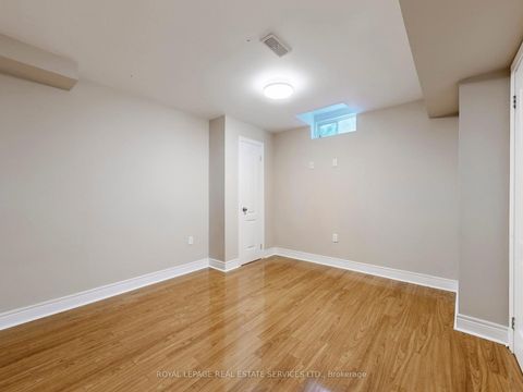 Photo 5 at 301 Mohawk Road, BR Bronte, Oakville