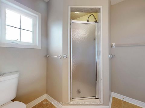 Photo 11 at 301 Mohawk Road, BR Bronte, Oakville