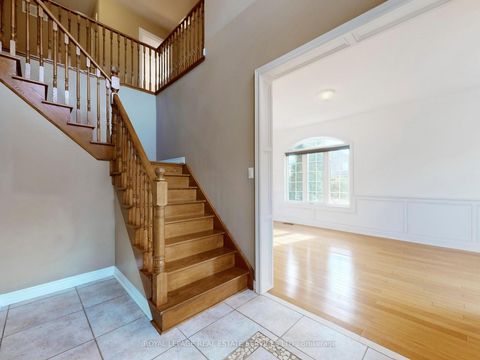 Photo 25 at 301 Mohawk Road, BR Bronte, Oakville