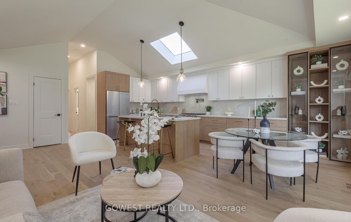 Photo 10 at 27 Hollister Road, West Deane, Toronto