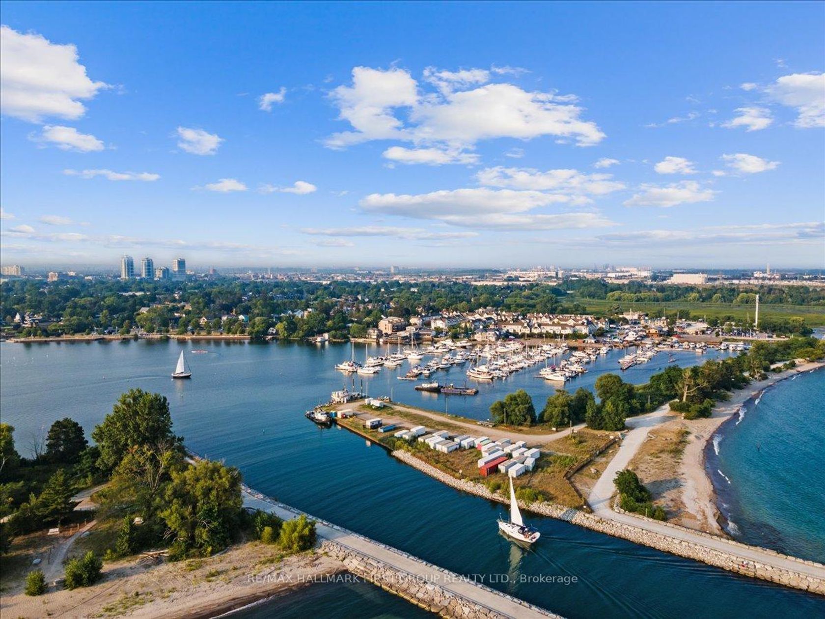 4 - 1295 Wharf Street, Bay Ridges, Pickering 2