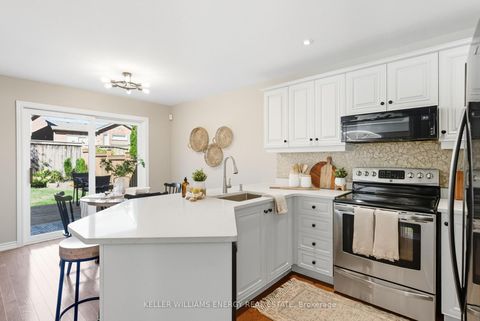 Photo 5 at 47 Scepter Place, Rolling Acres, Whitby