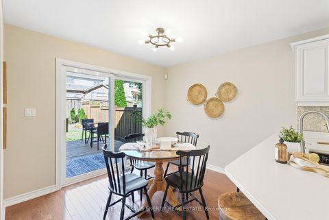Photo 10 at 47 Scepter Place, Rolling Acres, Whitby