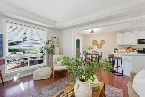Photo 11 at 47 Scepter Place, Rolling Acres, Whitby