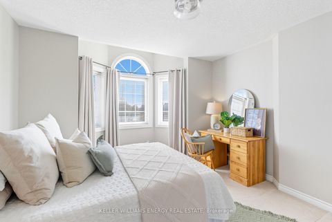 Photo 18 at 47 Scepter Place, Rolling Acres, Whitby