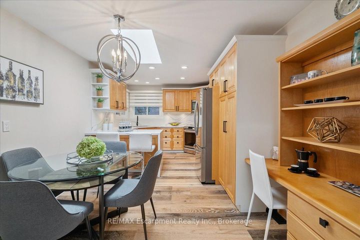 Photo 10 at 346 Kingsway Place, OM Old Milton, Milton