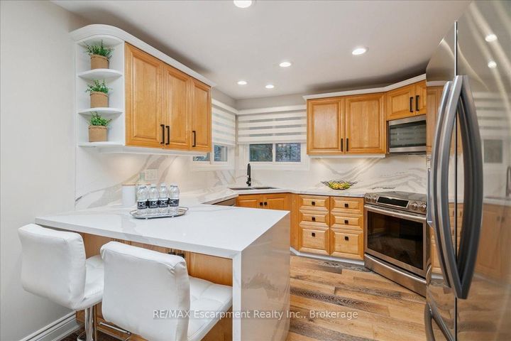 Photo 11 at 346 Kingsway Place, OM Old Milton, Milton