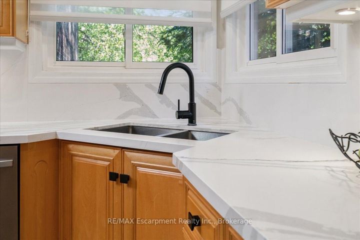 Photo 15 at 346 Kingsway Place, OM Old Milton, Milton