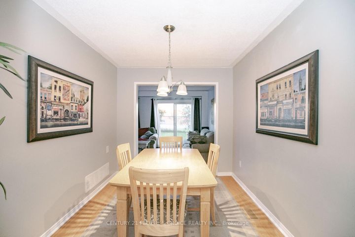 Photo 10 at 17 Caruso Drive, Fletcher's West, Brampton