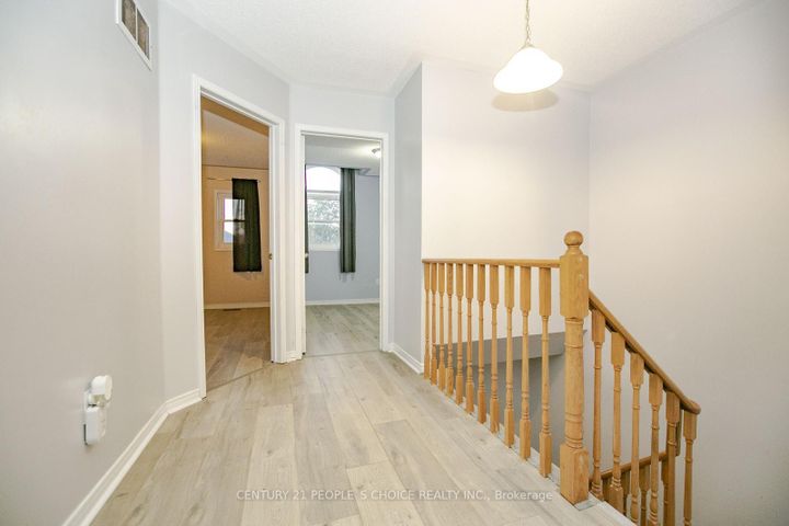Photo 20 at 17 Caruso Drive, Fletcher's West, Brampton