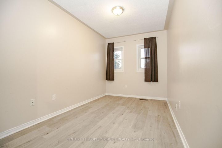 Photo 29 at 17 Caruso Drive, Fletcher's West, Brampton