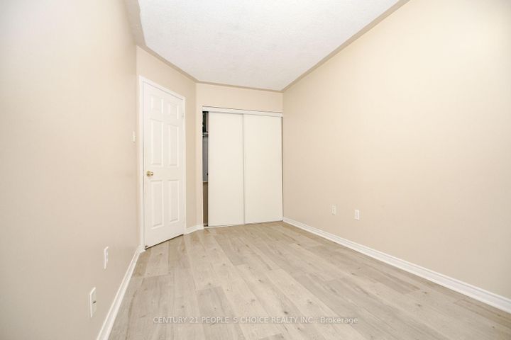 Photo 30 at 17 Caruso Drive, Fletcher's West, Brampton