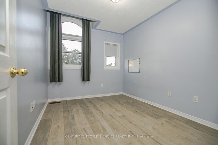Photo 31 at 17 Caruso Drive, Fletcher's West, Brampton