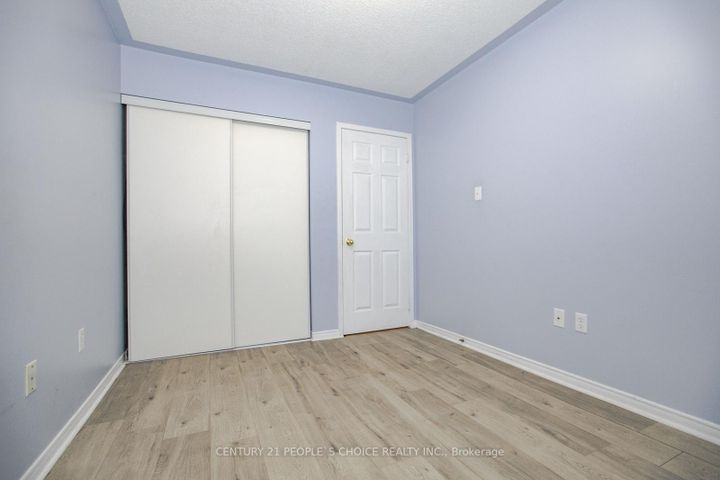 Photo 32 at 17 Caruso Drive, Fletcher's West, Brampton