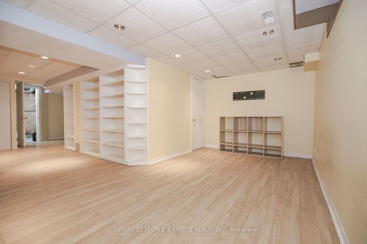 Photo 38 at 17 Caruso Drive, Fletcher's West, Brampton