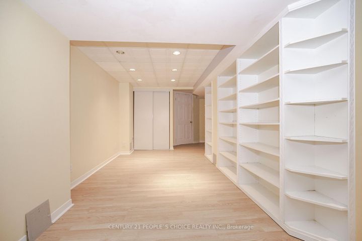 Photo 40 at 17 Caruso Drive, Fletcher's West, Brampton