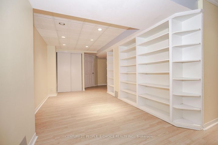 Photo 41 at 17 Caruso Drive, Fletcher's West, Brampton