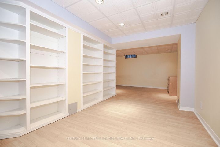 Photo 42 at 17 Caruso Drive, Fletcher's West, Brampton