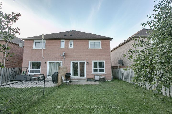 Photo 48 at 17 Caruso Drive, Fletcher's West, Brampton