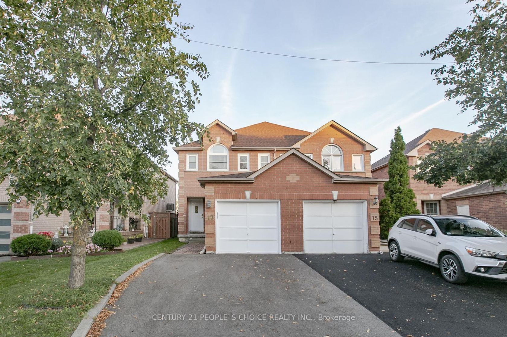 17 Caruso Drive, Fletcher's West, Brampton 2