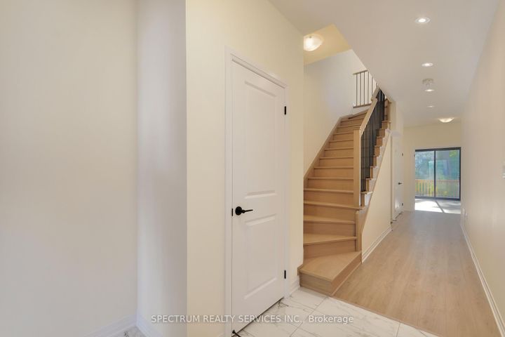 Photo 6 at 35 De La Roche Drive, Vellore Village, Vaughan