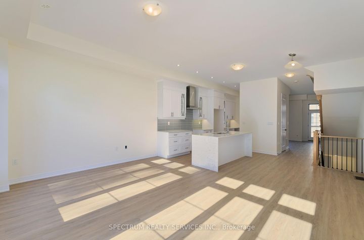 Photo 9 at 35 De La Roche Drive, Vellore Village, Vaughan