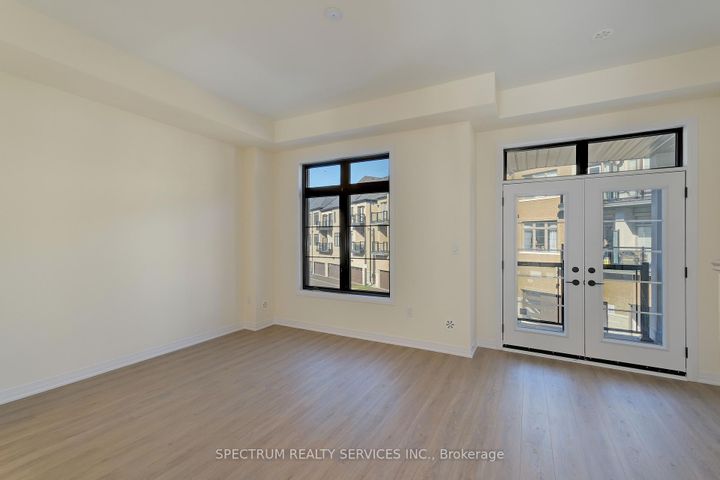 Photo 14 at 35 De La Roche Drive, Vellore Village, Vaughan