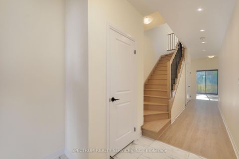 Photo 6 at 35 De La Roche Drive, Vellore Village, Vaughan