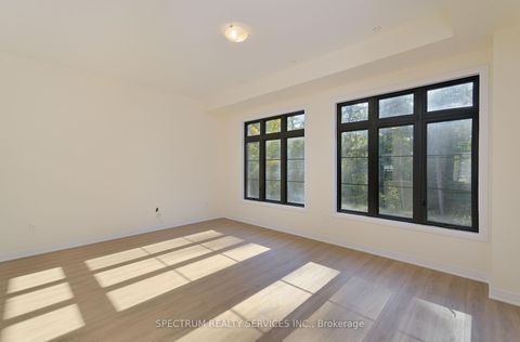 Photo 8 at 35 De La Roche Drive, Vellore Village, Vaughan